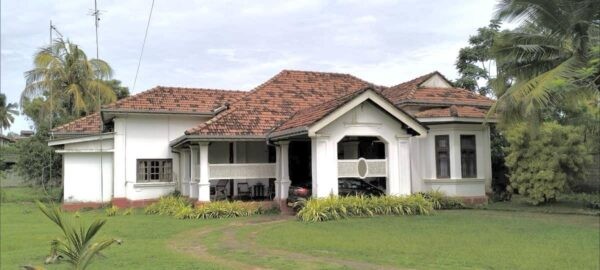 Heritage Bungalow and  land in Panadura